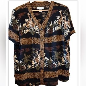California Krush Vintage Giraffe/Jungle Blouse. Button down, size Large